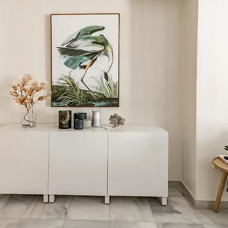 Sensational And Exotic 3-bedroom Retreat In Nueva Andalucia With A Palm Garden מארבלה