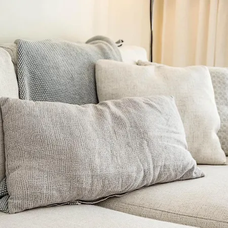 Sensational And Exotic 3-bedroom Retreat In Nueva Andalucia With A Palm Garden מארבלה