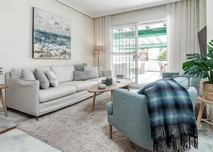 Sensational And Exotic 3-bedroom Retreat In Nueva Andalucia With A Palm Garden アパート *