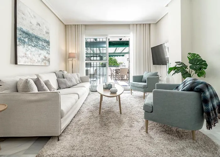 アパート Sensational And Exotic 3-bedroom Retreat In Nueva Andalucia With A Palm Garden *