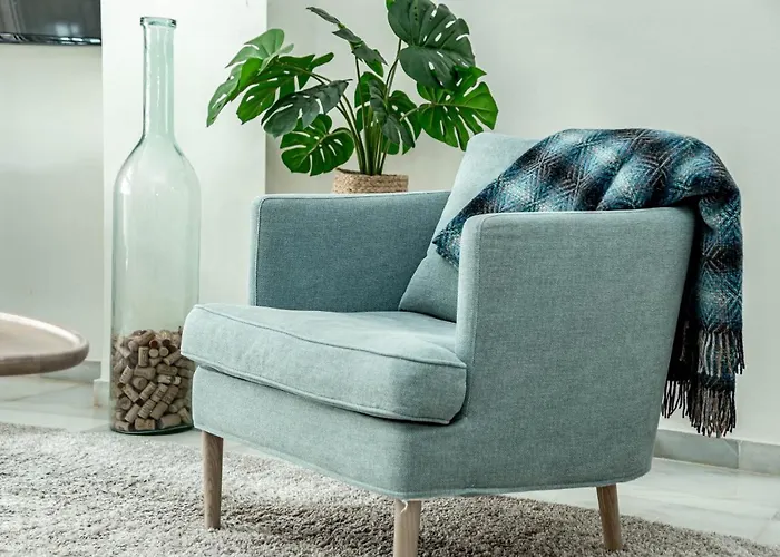 アパート Sensational And Exotic 3-bedroom Retreat In Nueva Andalucia With A Palm Garden マルベーリャ