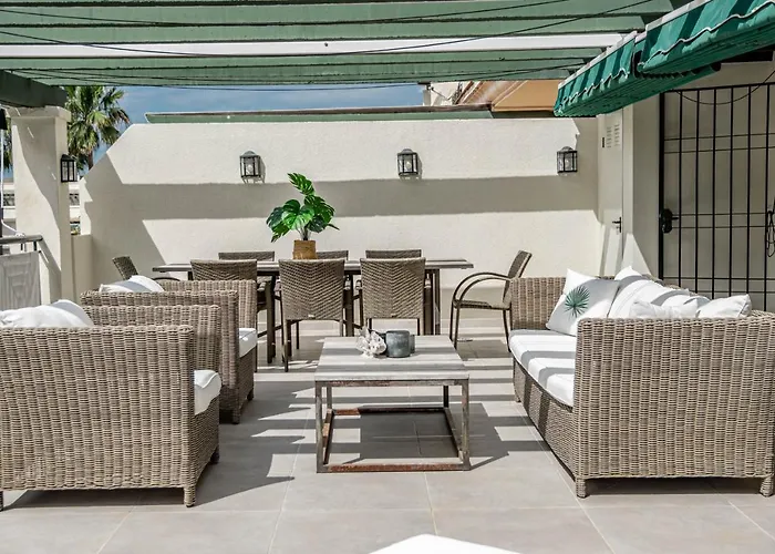 アパート Sensational And Exotic 3-bedroom Retreat In Nueva Andalucia With A Palm Garden