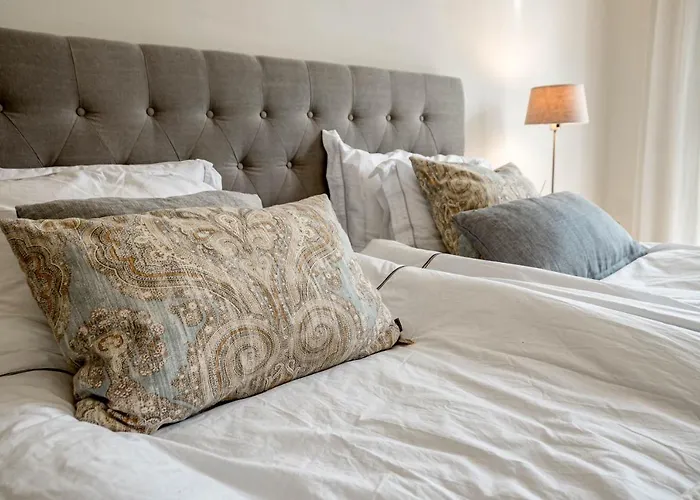 Sensational And Exotic 3-bedroom Retreat In Nueva Andalucia With A Palm Garden * マルベーリャ