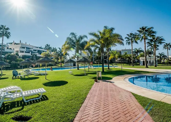 アパート Sensational And Exotic 3-bedroom Retreat In Nueva Andalucia With A Palm Garden