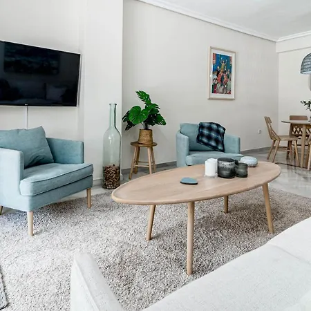 Apartment Sensational And Exotic 3-bedroom Retreat In Nueva Andalucia With A Palm Garden