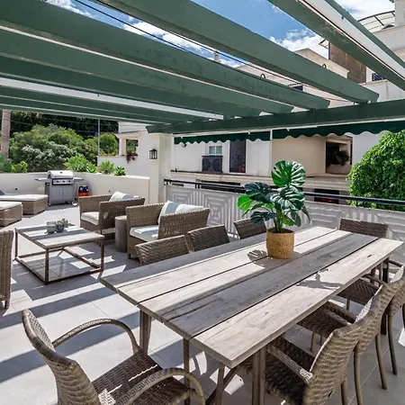 Sensational And Exotic 3-bedroom Retreat In Nueva Andalucia With A Palm Garden Apartment *